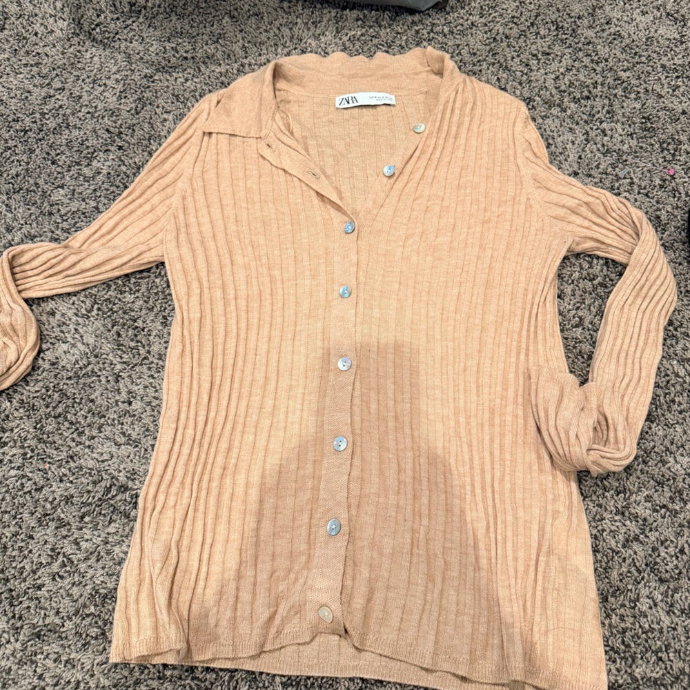 Zara Ribbed Button-Front Knit Top in Light Beige